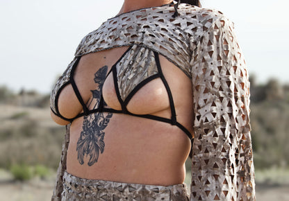 Triangle Rebecca Sahara